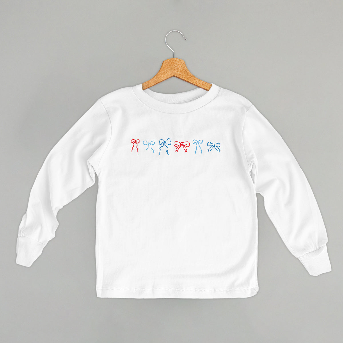 Red And Blue Ribbons (Kids)